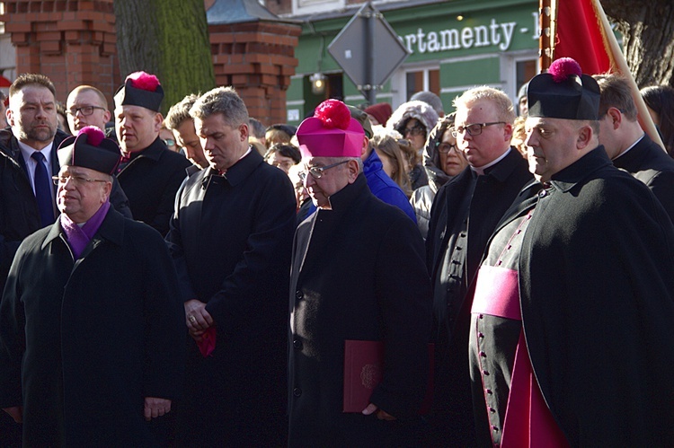 Prezydent RP odsłonił pamiątkowe tablice w Pucku cz. 1