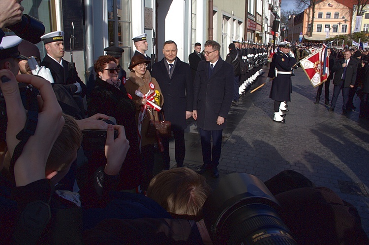 Prezydent RP odsłonił pamiątkowe tablice w Pucku cz. 1