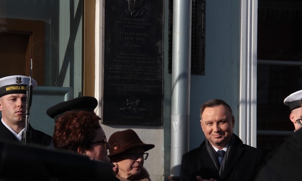 Prezydent odłosnił tablicę poświęconą Antoniemu Miotkemu w Pucku.