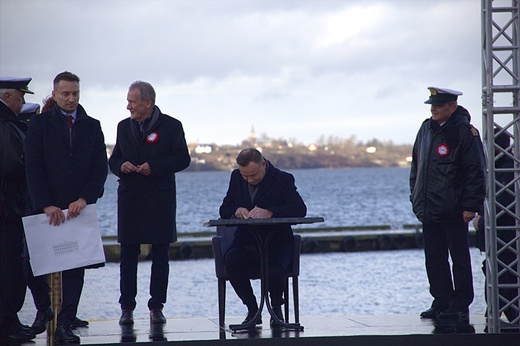 Prezydent Andrzej Duda w puckim porcie