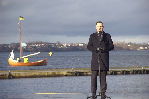 Prezydent Andrzej Duda w puckim porcie