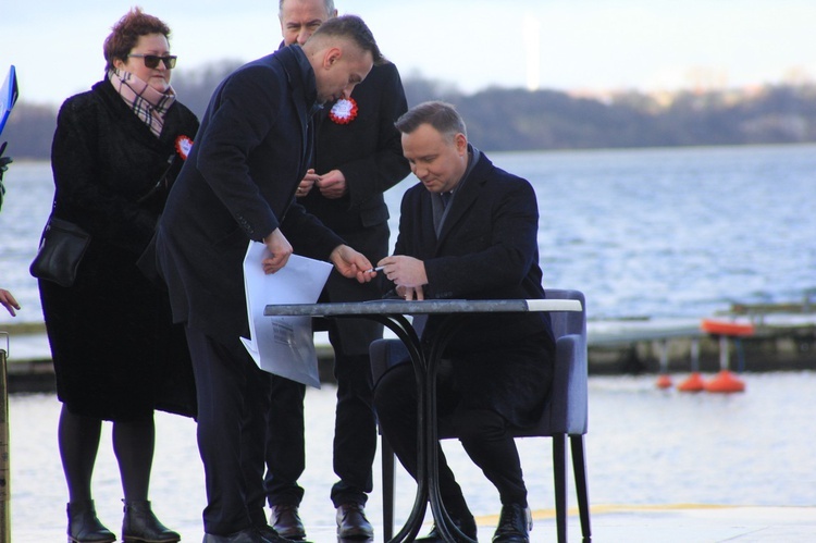 Prezydent Andrzej Duda w puckim porcie