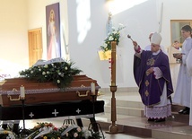 Pogrzeb odbył się w kościele św. Jacka w Gliwicach.