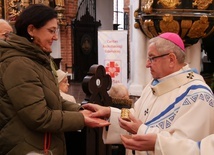 Podczas Mszy św. został udzielony sakrament namaszczenia chorych.