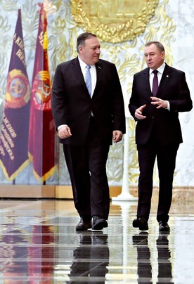 Sekretarz stanu USA Mike Pompeo i minister spraw zagranicznych Białorusi Uładzimir Makiej.