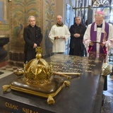 Przy książęcych grobach w katedrze płockiej