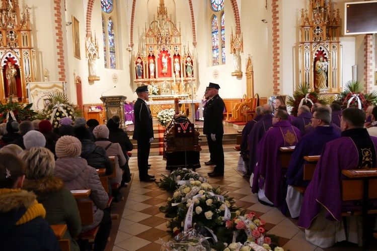 Pogrzeb śp. ks. kan. Franciszka Lisińskiego