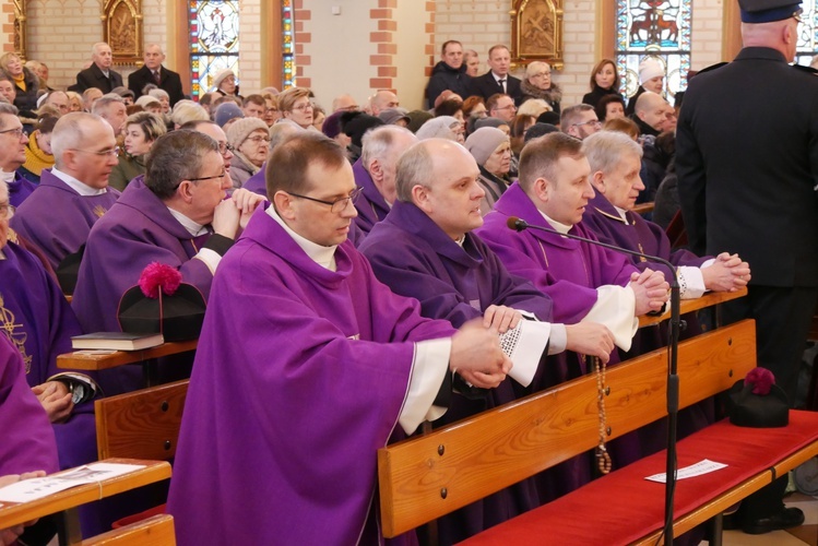 Pogrzeb śp. ks. kan. Franciszka Lisińskiego