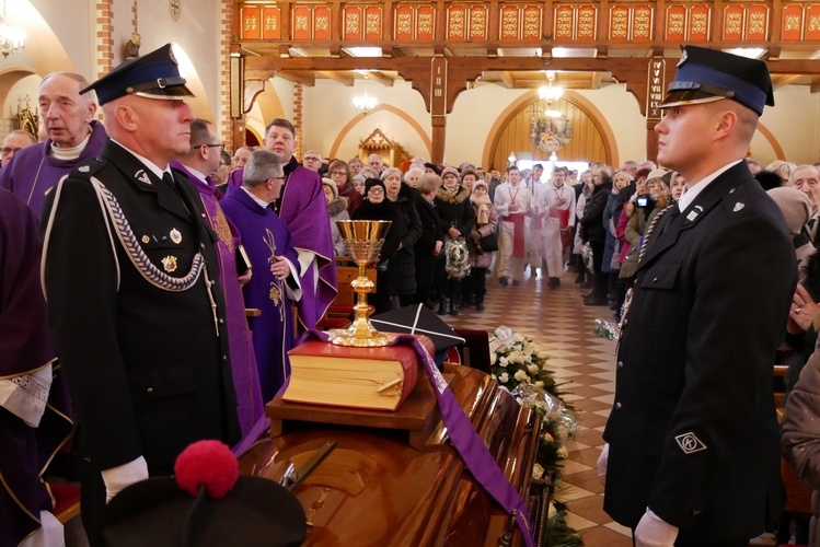 Pogrzeb śp. ks. kan. Franciszka Lisińskiego