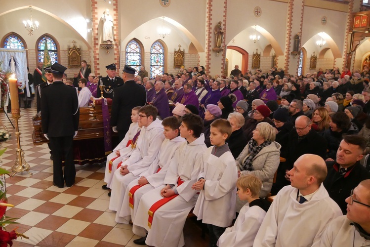 Pogrzeb śp. ks. kan. Franciszka Lisińskiego