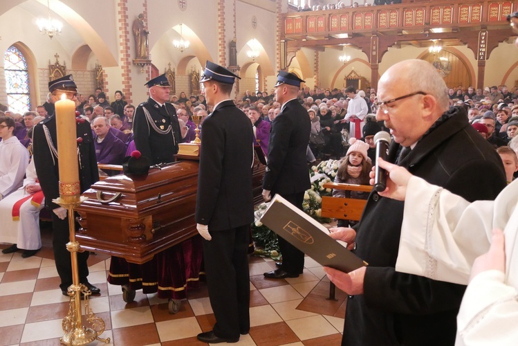 Pogrzeb śp. ks. kan. Franciszka Lisińskiego