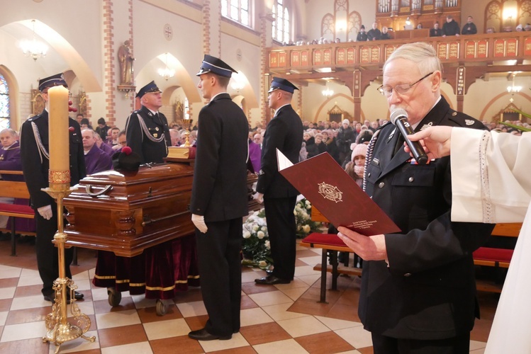Pogrzeb śp. ks. kan. Franciszka Lisińskiego