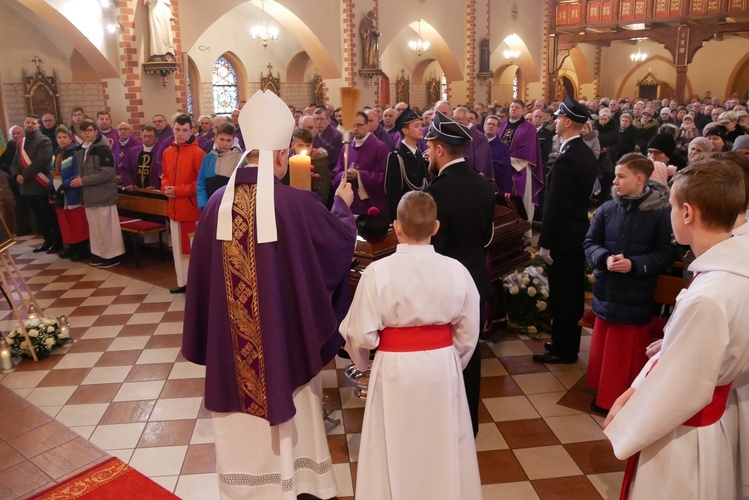 Pogrzeb śp. ks. kan. Franciszka Lisińskiego