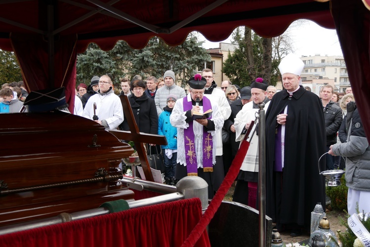 Pogrzeb śp. ks. kan. Franciszka Lisińskiego