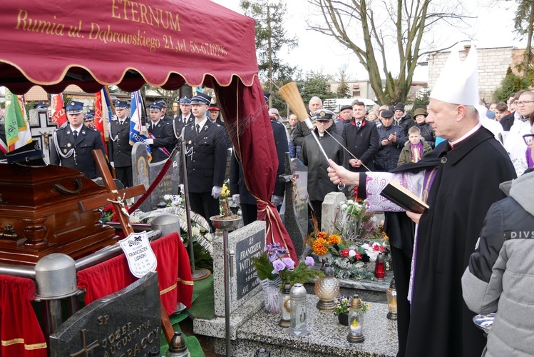 Pogrzeb śp. ks. kan. Franciszka Lisińskiego