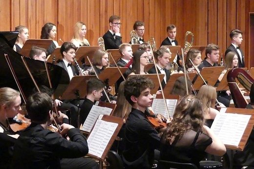 Orkiestra młodych bielskiej Szkoły Muzycznej dla Hospicjum św. Kamila - 2020