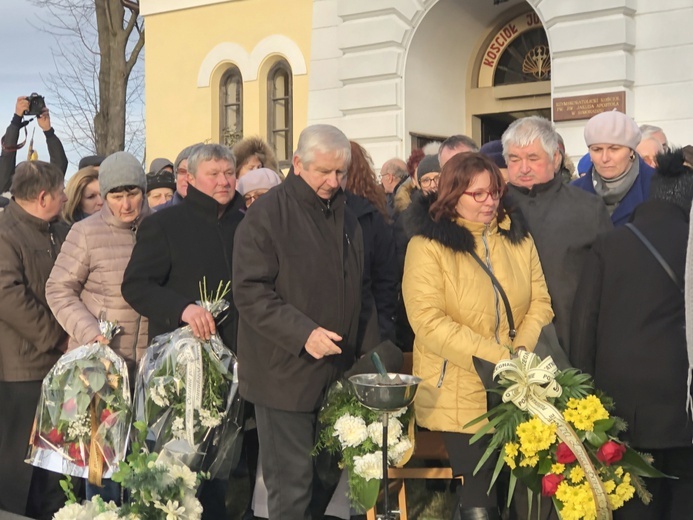 Ostatnie pożegnanie śp. ks. Marka Kuliga w Simoradzu