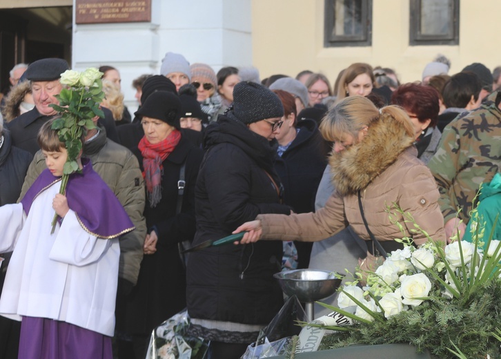 Ostatnie pożegnanie śp. ks. Marka Kuliga w Simoradzu