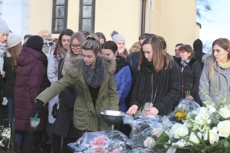 Ostatnie pożegnanie śp. ks. Marka Kuliga w Simoradzu