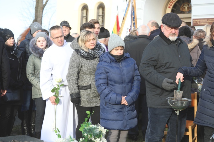 Ostatnie pożegnanie śp. ks. Marka Kuliga w Simoradzu