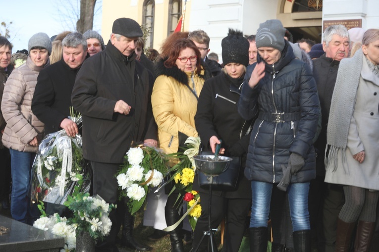 Ostatnie pożegnanie śp. ks. Marka Kuliga w Simoradzu