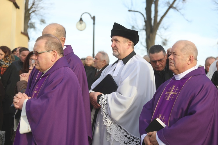 Ostatnie pożegnanie śp. ks. Marka Kuliga w Simoradzu