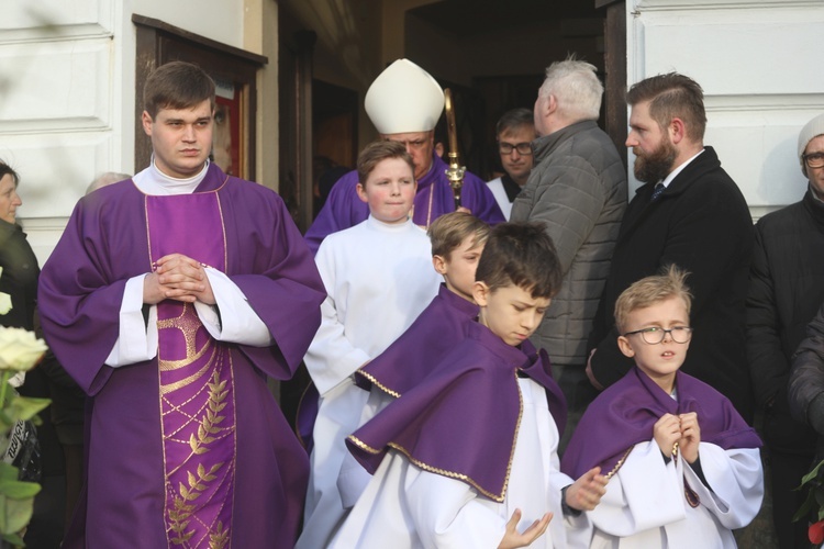 Ostatnie pożegnanie śp. ks. Marka Kuliga w Simoradzu