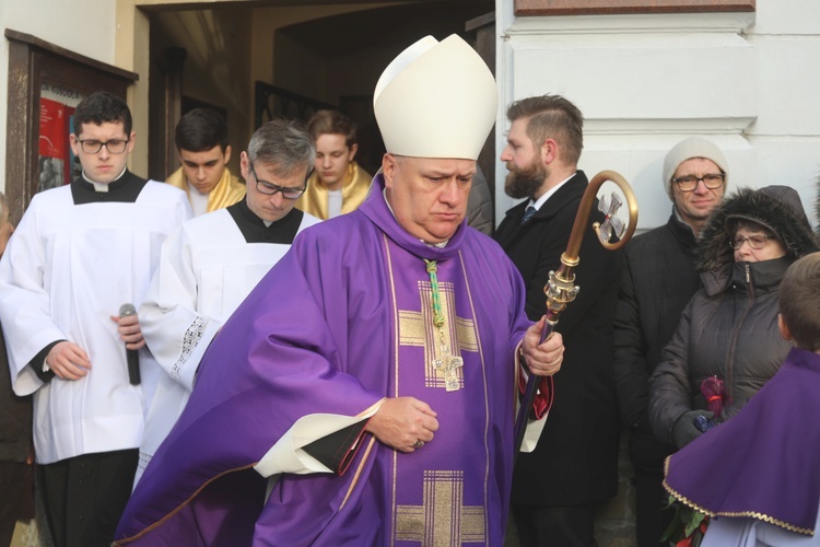 Ostatnie pożegnanie śp. ks. Marka Kuliga w Simoradzu