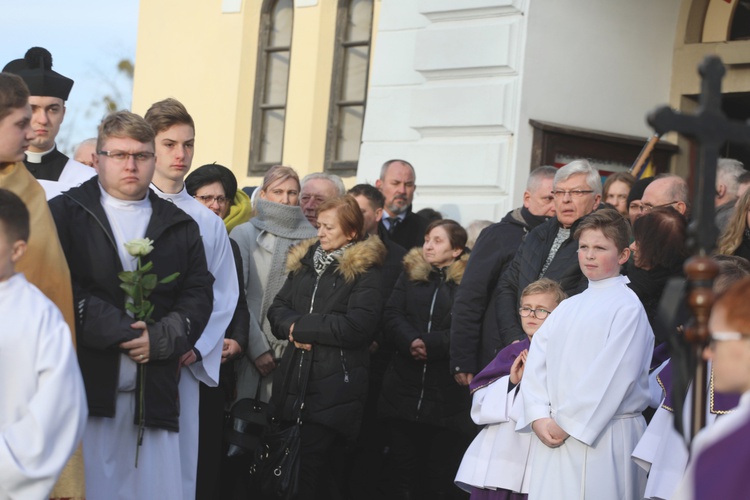 Ostatnie pożegnanie śp. ks. Marka Kuliga w Simoradzu