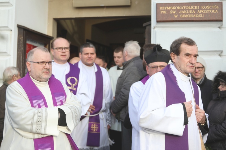 Ostatnie pożegnanie śp. ks. Marka Kuliga w Simoradzu