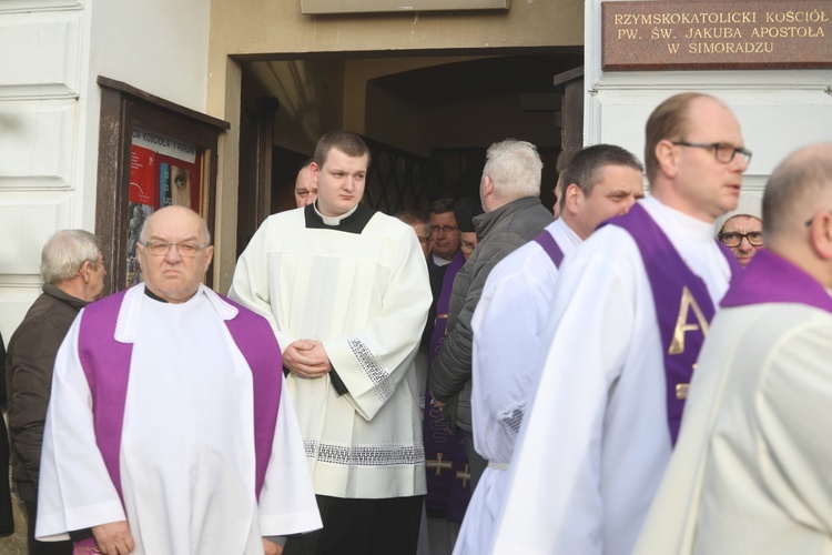 Ostatnie pożegnanie śp. ks. Marka Kuliga w Simoradzu