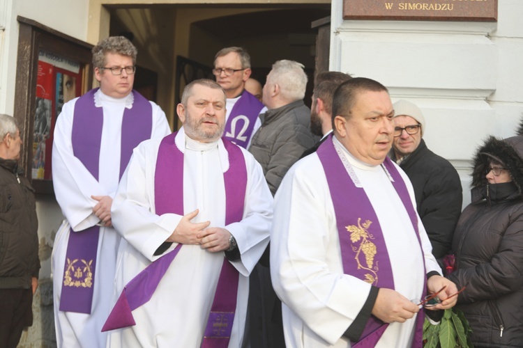 Ostatnie pożegnanie śp. ks. Marka Kuliga w Simoradzu