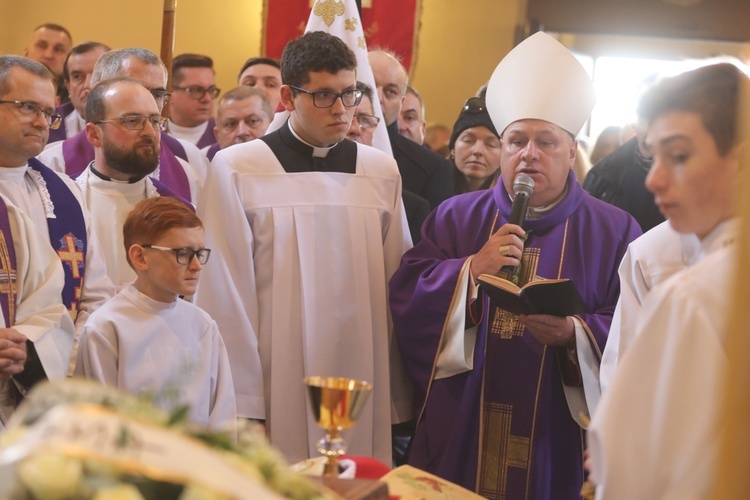 Ostatnie pożegnanie śp. ks. Marka Kuliga w Simoradzu