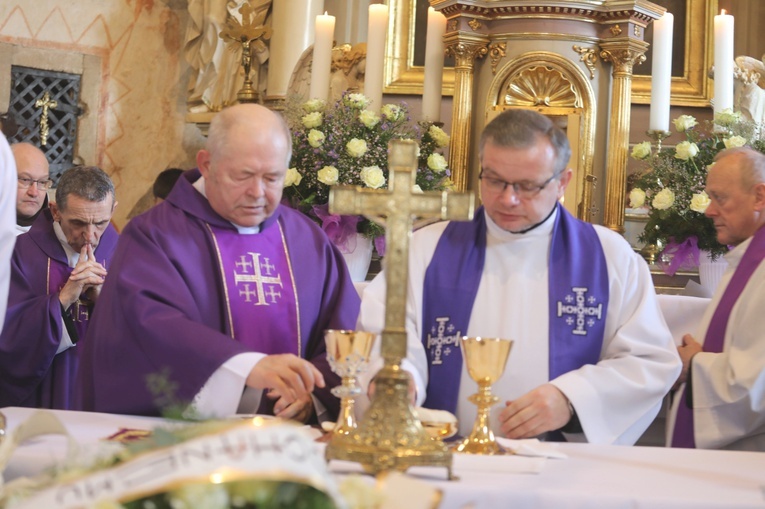 Ostatnie pożegnanie śp. ks. Marka Kuliga w Simoradzu