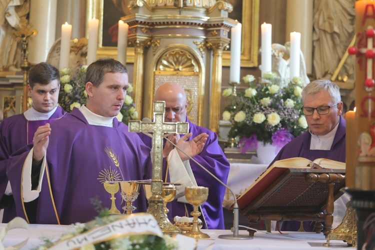 Ostatnie pożegnanie śp. ks. Marka Kuliga w Simoradzu