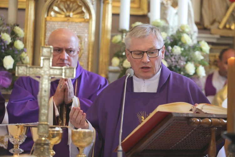 Ostatnie pożegnanie śp. ks. Marka Kuliga w Simoradzu