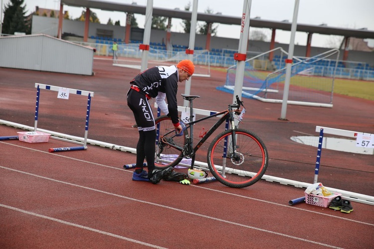 Zmagania triathlonistów 