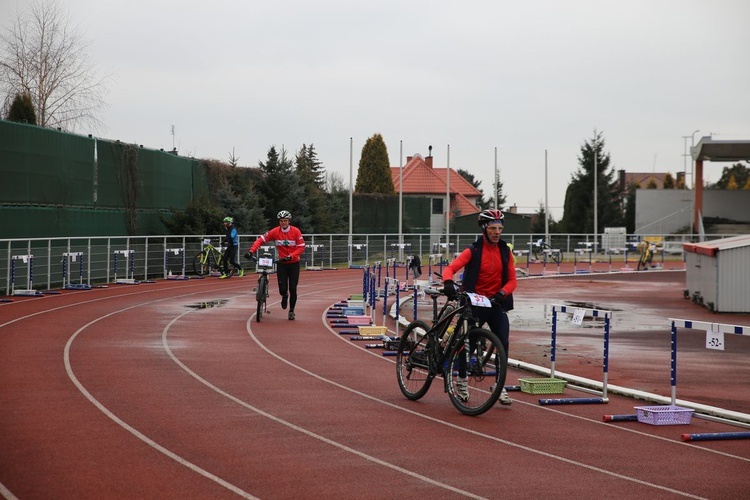 Zmagania triathlonistów 