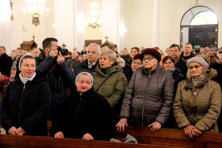 Okulice. Wprowadzenie relikwii bł. Edmunda Bojanowskiego