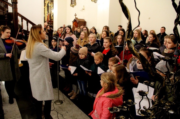 Okulice. Wprowadzenie relikwii bł. Edmunda Bojanowskiego