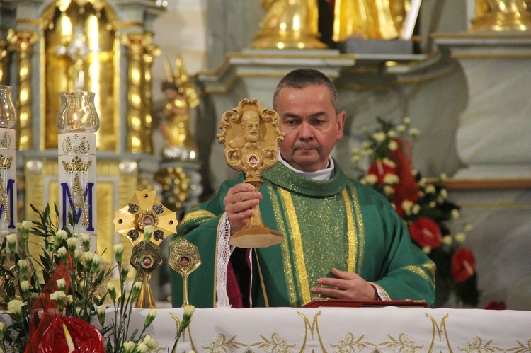 Okulice. Wprowadzenie relikwii bł. Edmunda Bojanowskiego