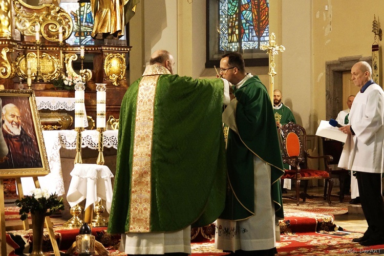 Wprowadzenie relikwii o. Pio