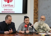 O pomocy bezdomnym opowiadali ks. Robert Kowalski, Dagmara Kornacka i Wojciech Dąbrowski.