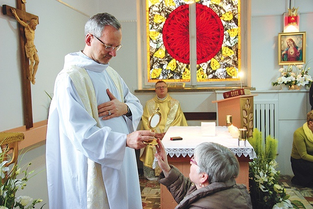 W żyrardowskim szpitalu wierni na zakończenie Eucharystii otrzymali indywidualne błogosławieństwo.