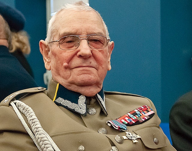 Mieszkający w Sławnie Józef Kwiatkowski jest jednym z ostatnich żyjących żołnierzy biorących udział w operacji wojskowej sprzed 75 lat.
