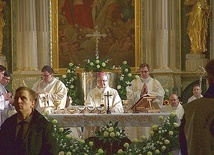 ▼	Uroczystą Mszę św., w obecności głowy państwa, odprawił metropolita gdański wraz z biskupami pomocniczymi.