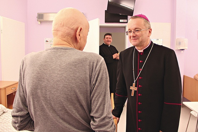 Biskup Lityński odwiedził pacjentów szpitala w Torzymiu.