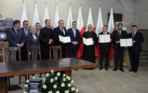 Podpisanie umowy w sprawie Panteonu Górnośląskiego.