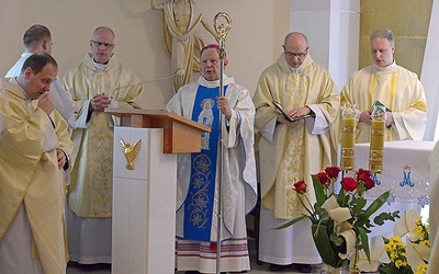 Celebrę poprowadził ordynariusz diecezji.