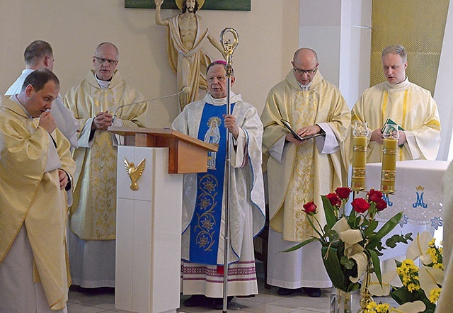 Celebrę poprowadził ordynariusz diecezji.